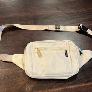 Zorfin Cream Crossbody EUC